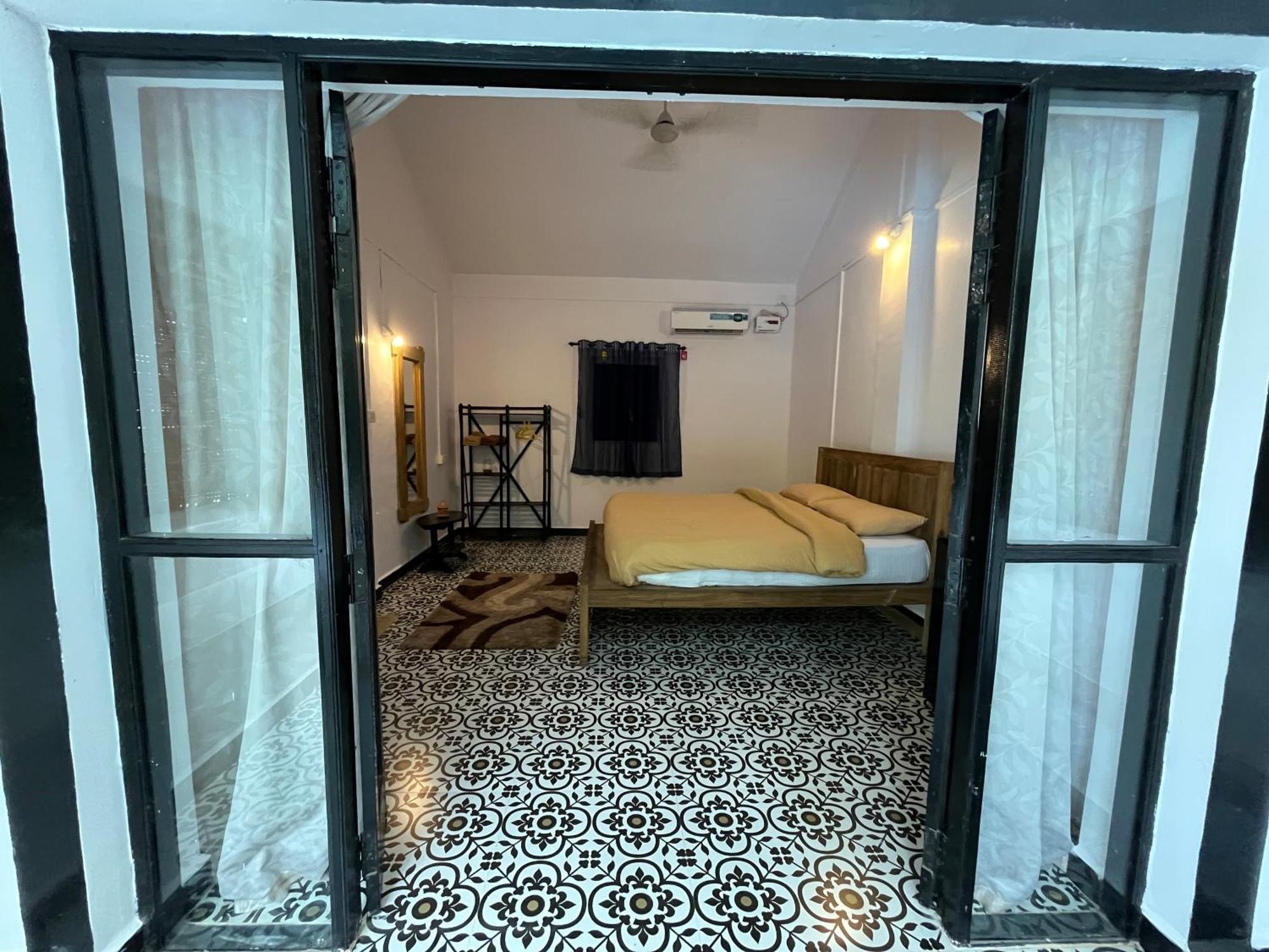 Hotel God's Gift Morjim Exterior foto